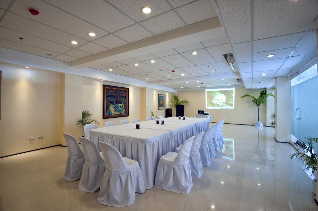 M Citi Suites Cebu Εξωτερικό φωτογραφία