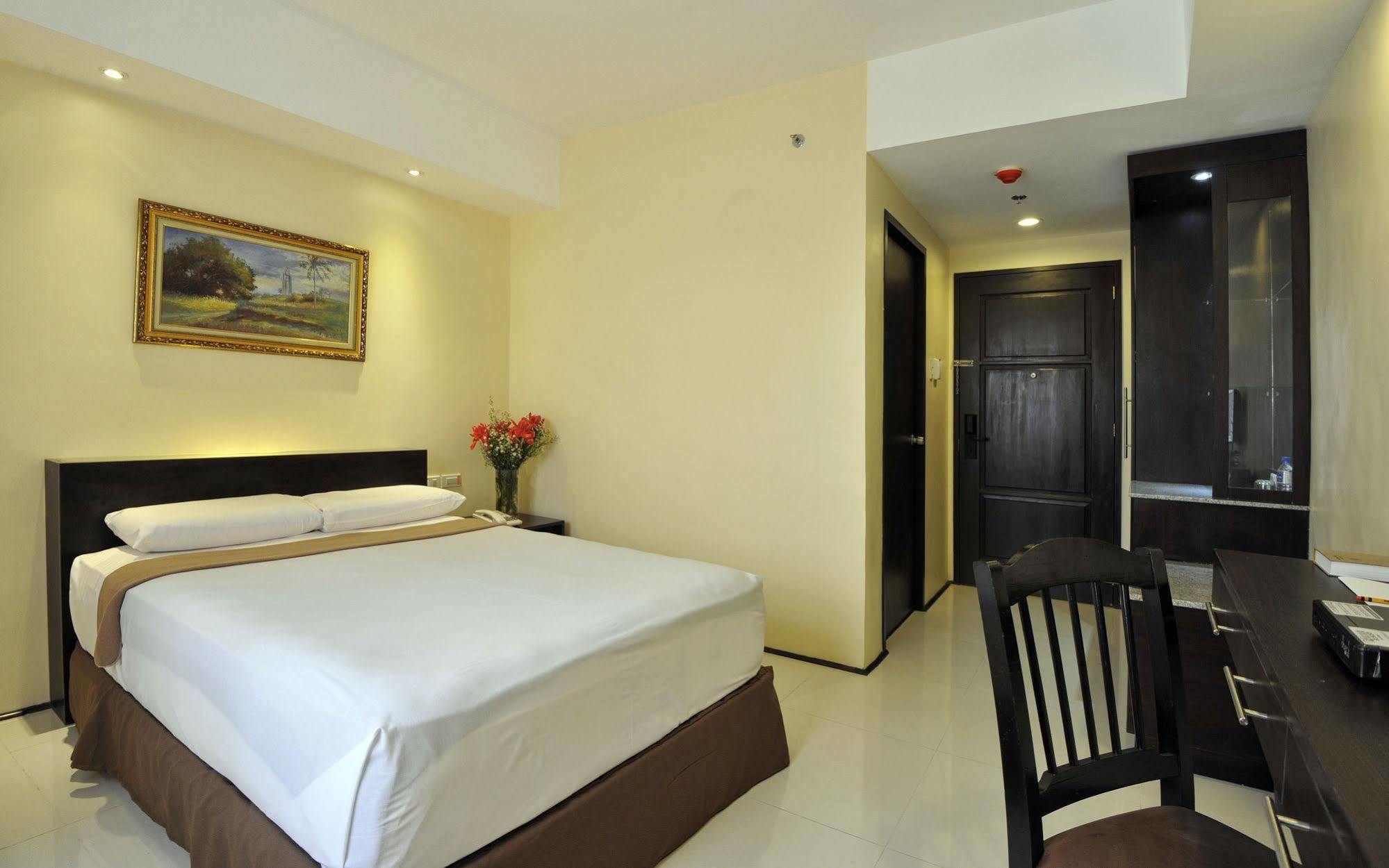 M Citi Suites Cebu Εξωτερικό φωτογραφία